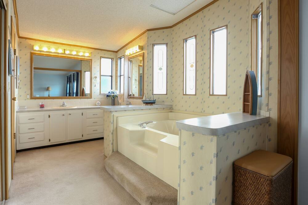 Photo of Bathroom in Leesburg