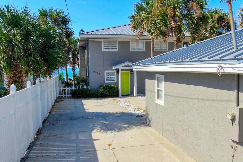 Photo of Outdoor in Bahama Beach