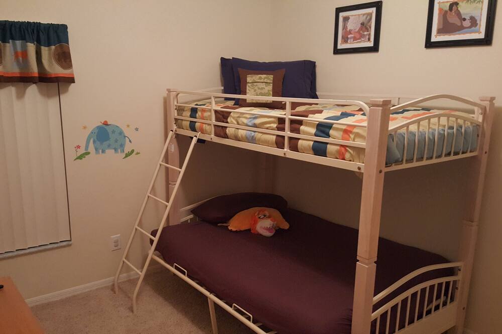 Photo of Bedroom in Windsor Palms