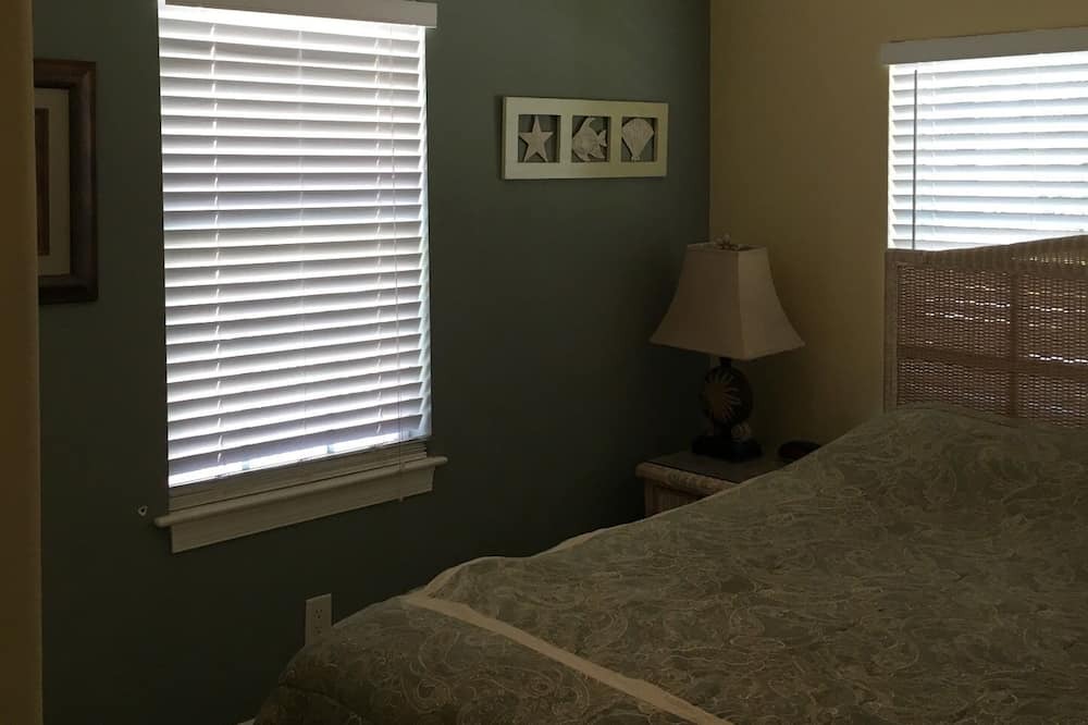 Photo of Bedroom in Sunset Beach