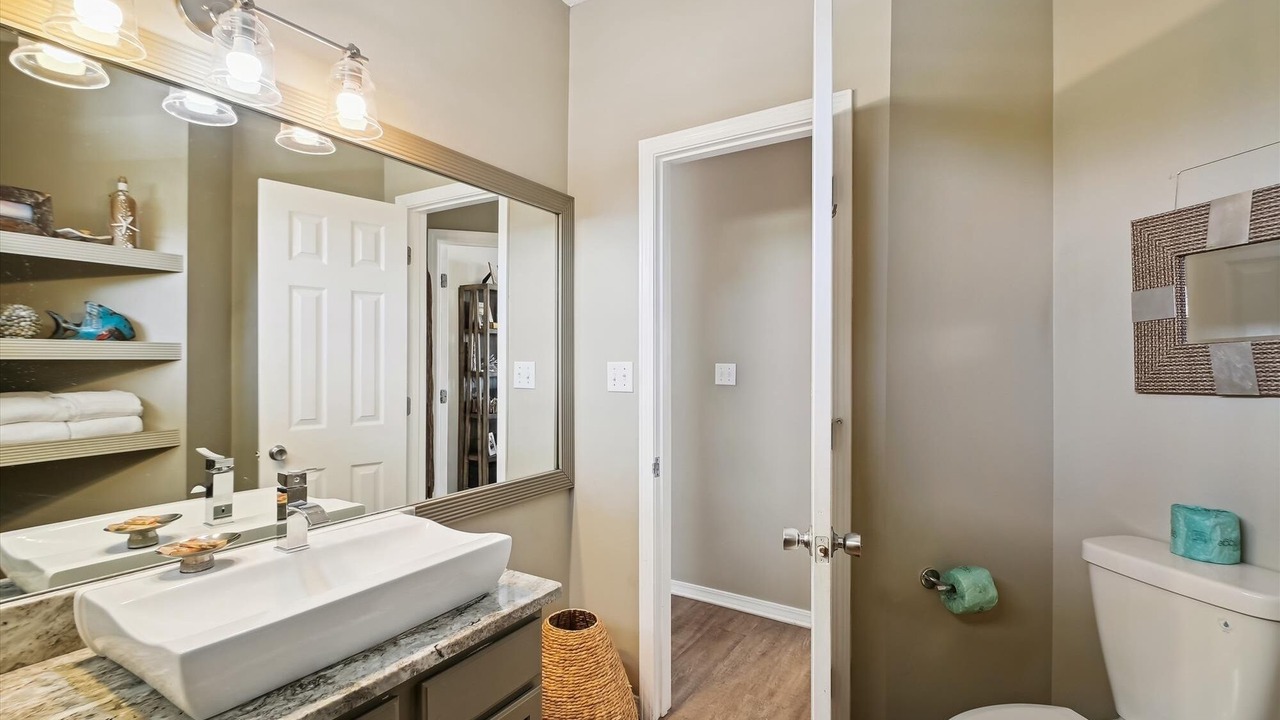 Photo of Bathroom in Holiday Isle