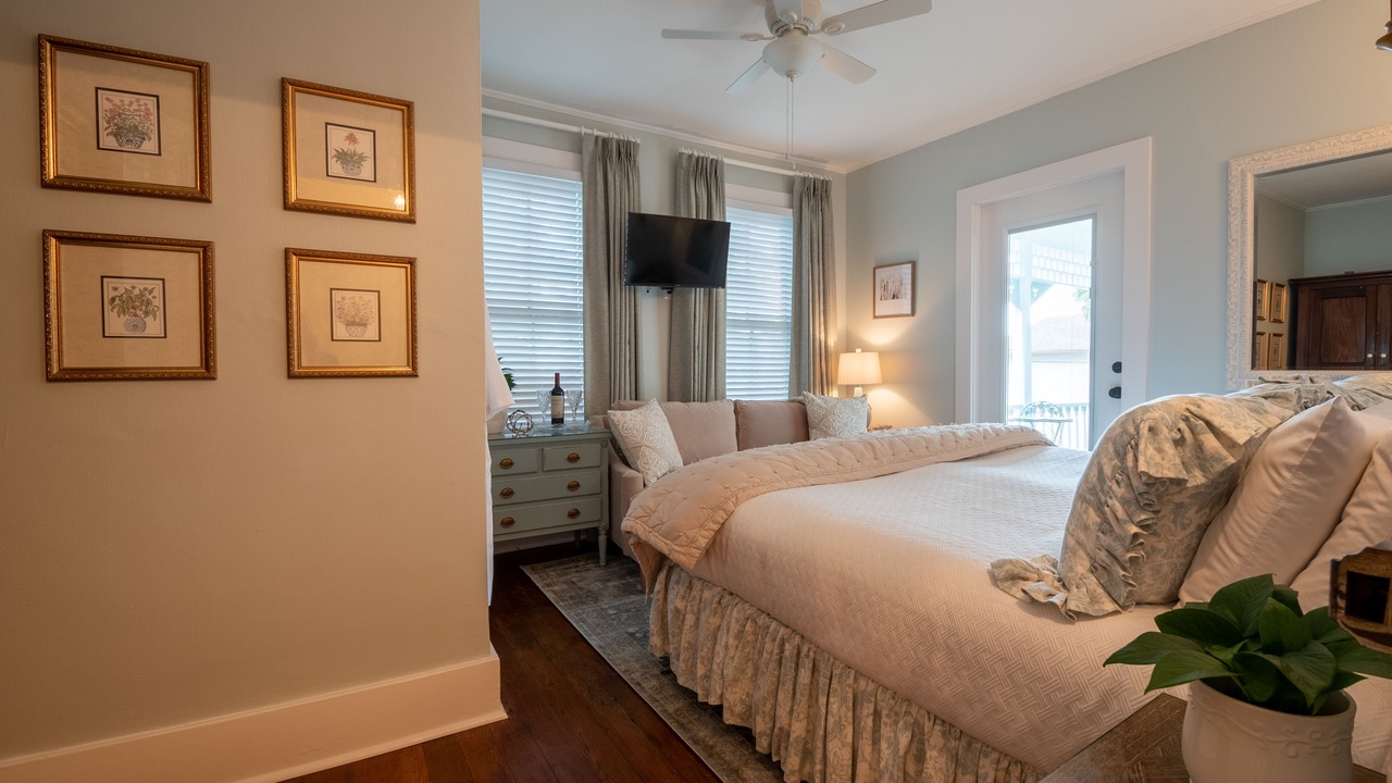 Photo of Bedroom in Old Town