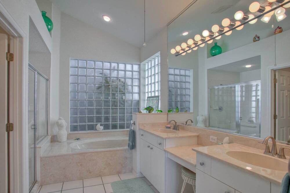 Photo of Bathroom in Braden River
