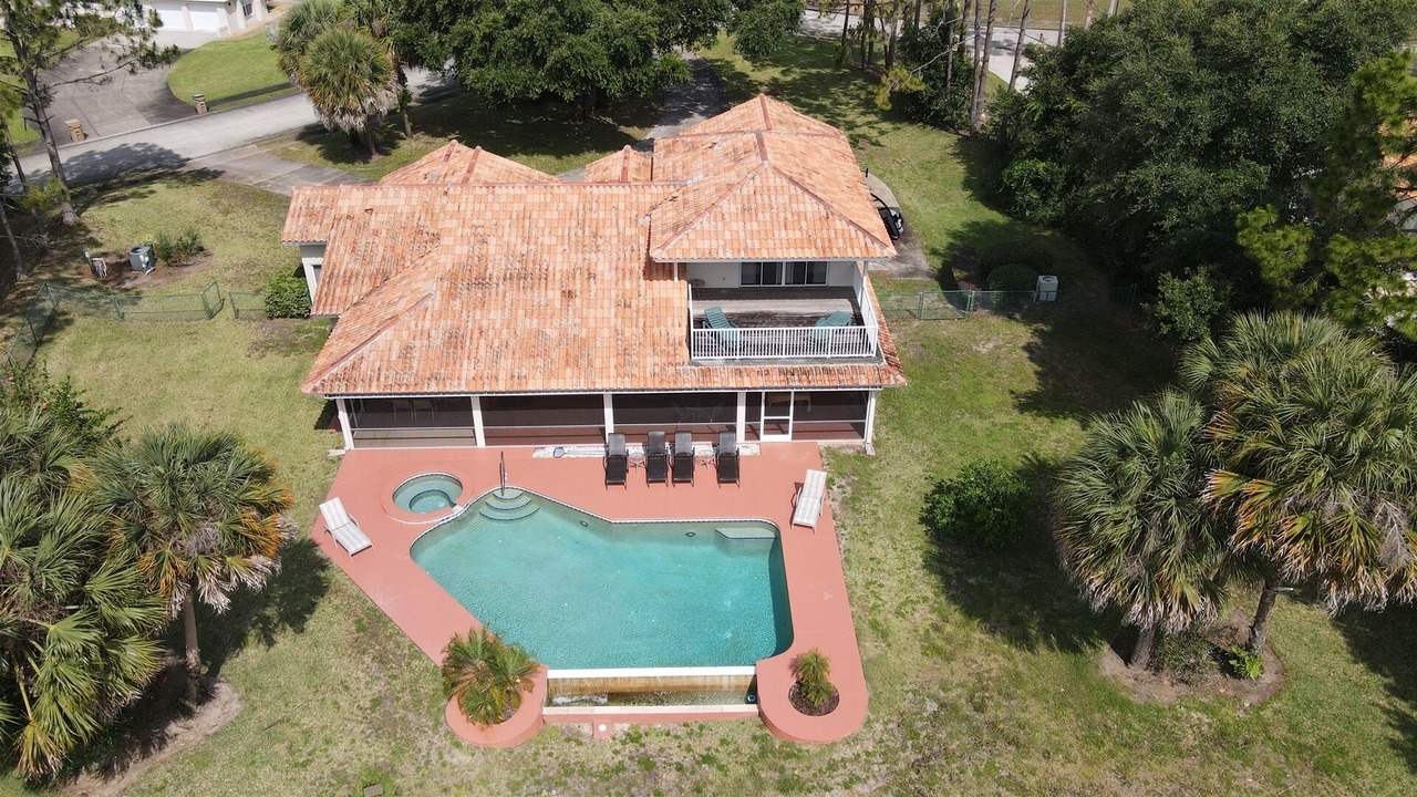 Photo of Outdoor in Groveland