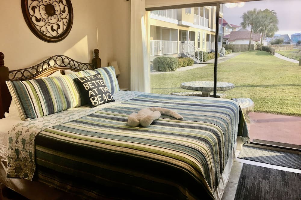 Photo of Bedroom in Navarre Beach