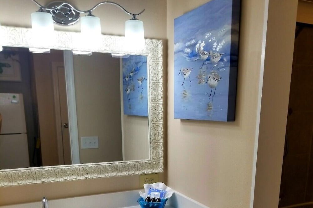 Photo of Bathroom in Navarre Beach