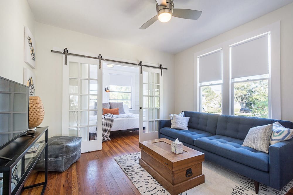 Photo of Livingroom in Historic Old Northeast