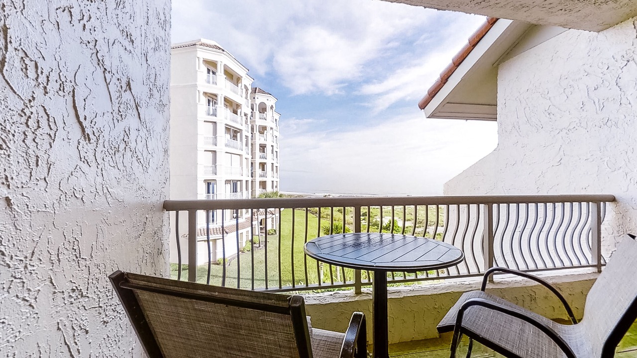 Photo of Patio Balcony in American Beach