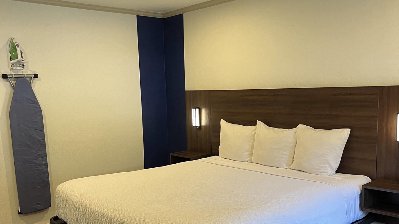 Photo of Bedroom in Bainbridge