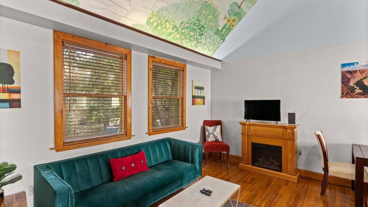 Photo of Livingroom in Gainesville