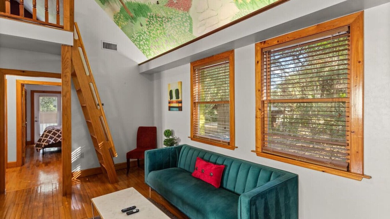 Photo of Livingroom in Gainesville