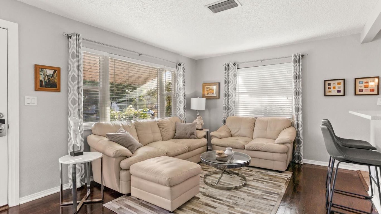 Photo of Livingroom in Disston Heights