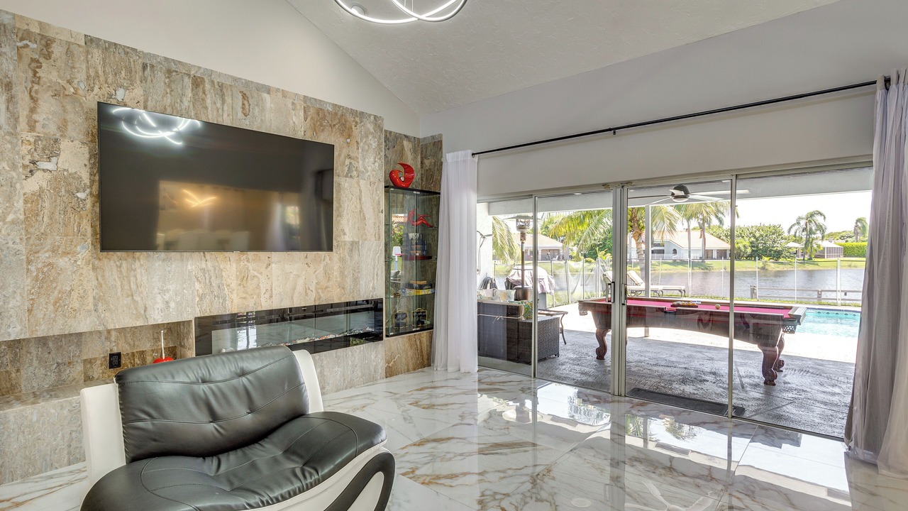Photo of Livingroom in Greenview Shores