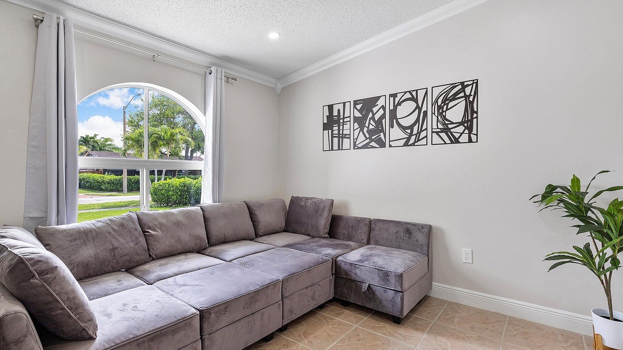 Photo of Livingroom in Richmond West