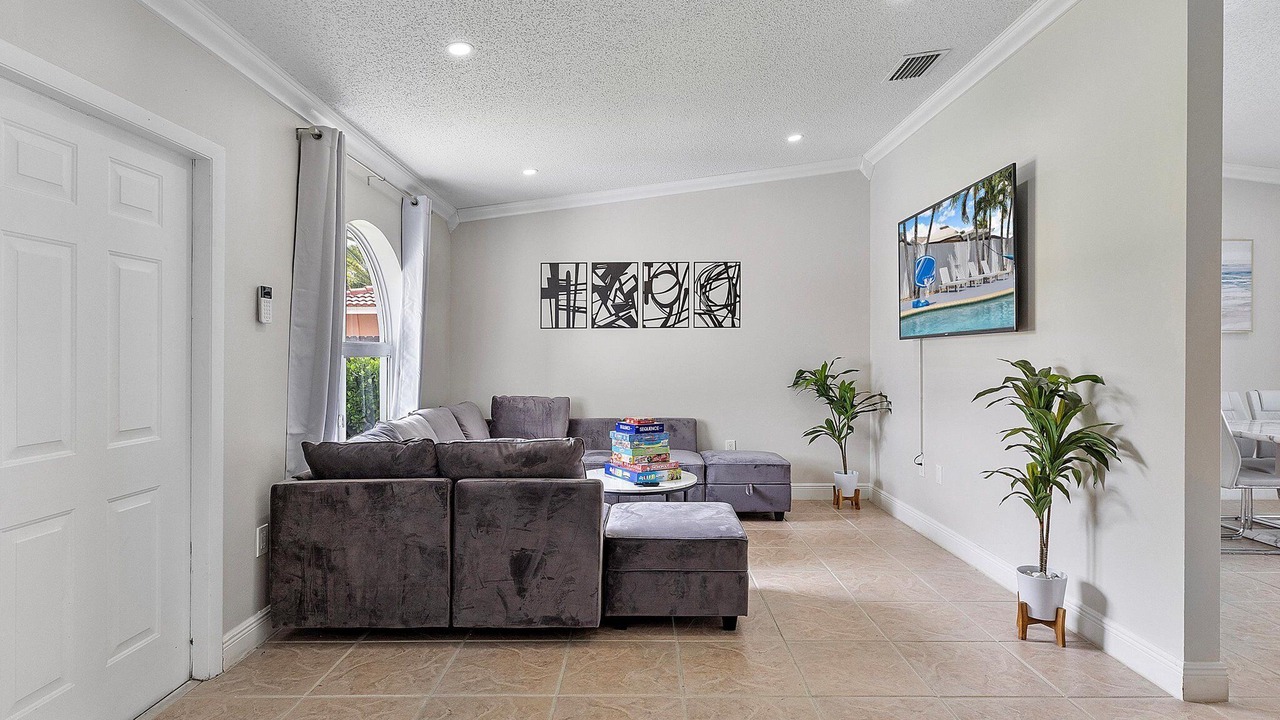 Photo of Livingroom in Richmond West