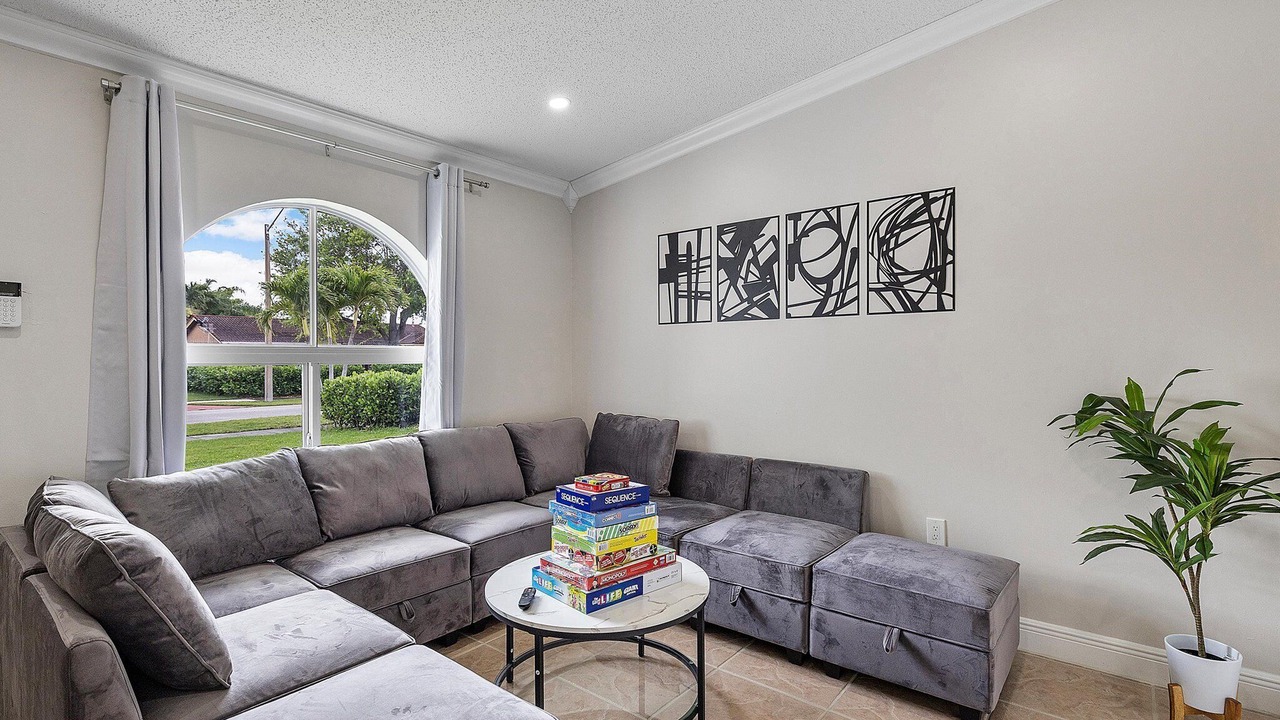 Photo of Livingroom in Richmond West