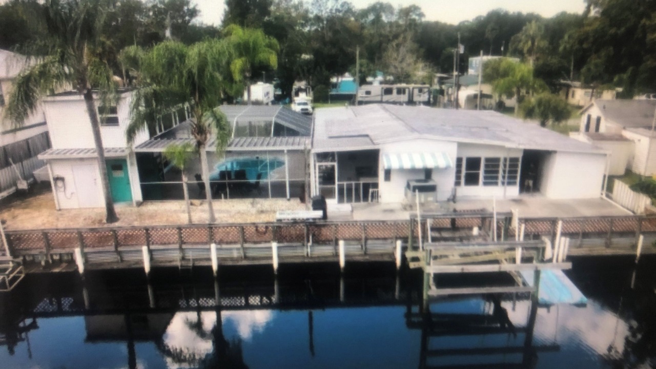 Photo of Outdoor in Weeki Wachee Gardens