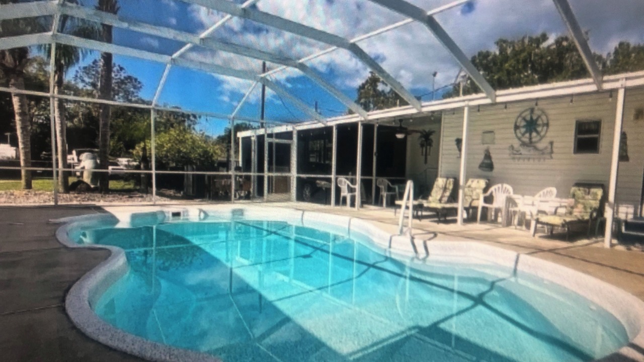 Photo of Outdoor in Weeki Wachee Gardens
