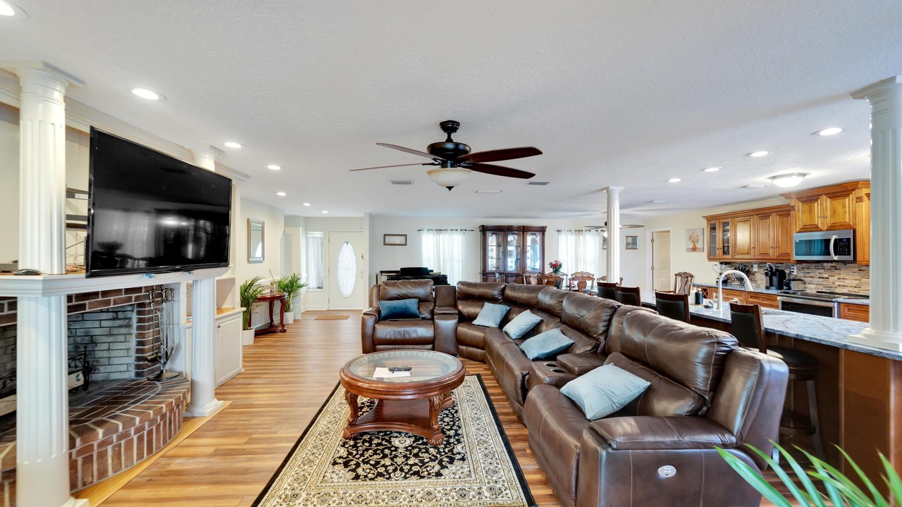 Photo of Livingroom in Seffner Community Alliance