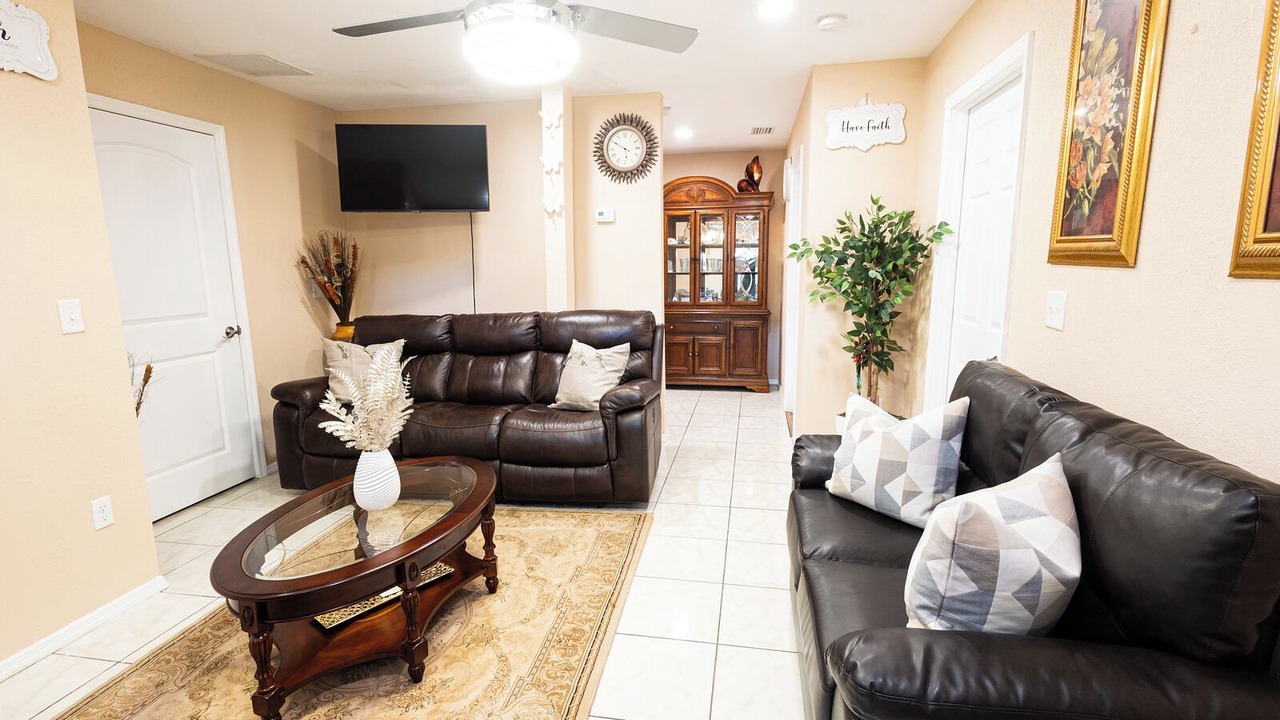 Photo of Livingroom in Pine Hills