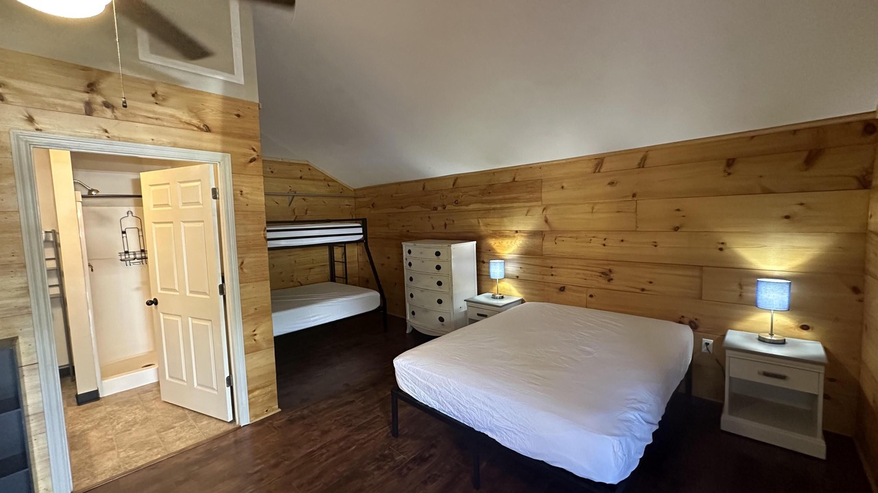 Photo of Bedroom in Cochran