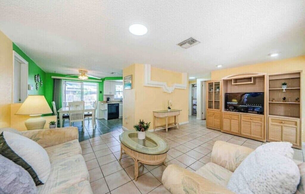 Photo of Livingroom in Holiday Lake Estates