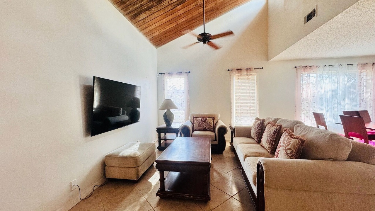Photo of Livingroom in Deerfield Beach