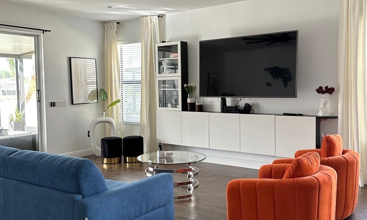 Photo of Livingroom in Wesley Chapel South
