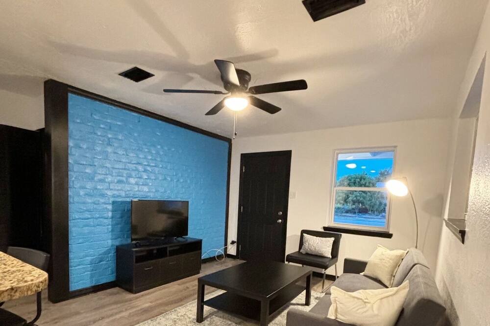 Photo of Livingroom in Disston Heights