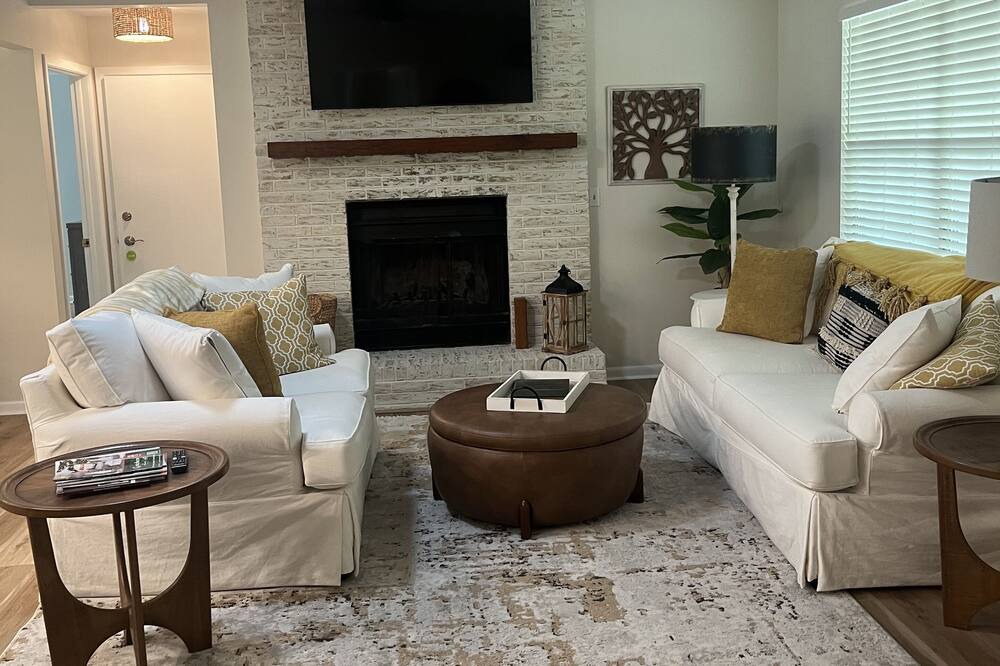 Photo of Livingroom in Mandarin