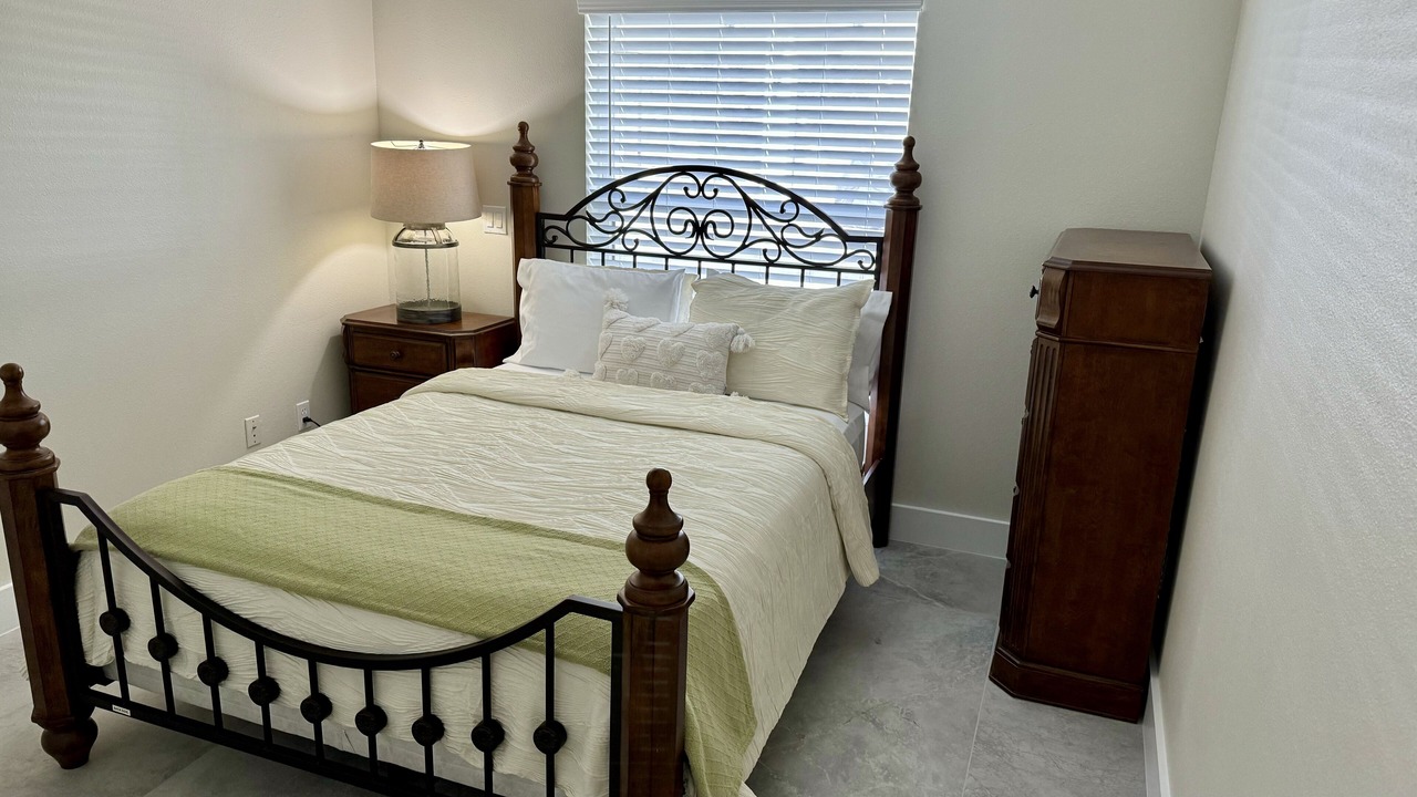Photo of Bedroom in Winter Garden