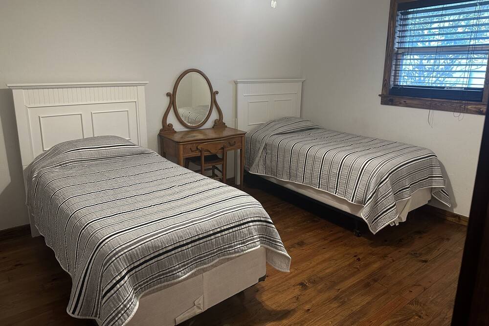 Photo of Bedroom in Bee Ridge