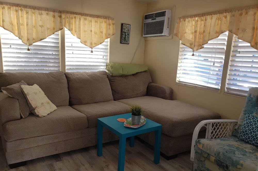 Photo of Livingroom in Whitney Beach