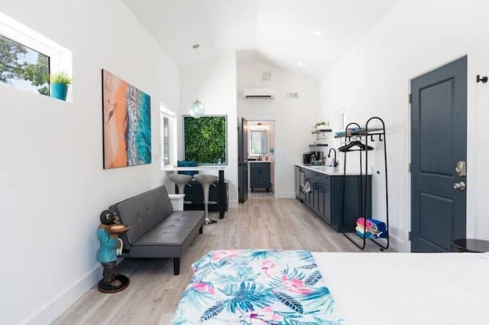 Photo of Bedroom in Gulfview Heights