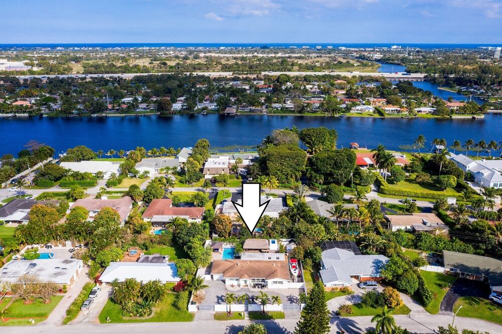 Photo of Outdoor in Lake Clarke Shores