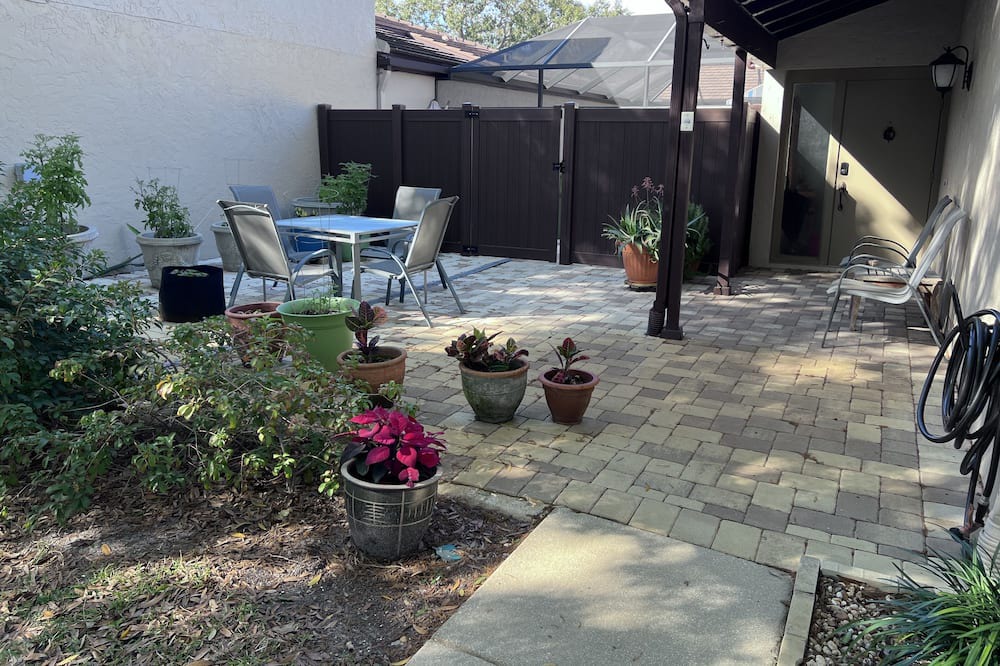 Photo of Patio Balcony in Glen Oaks