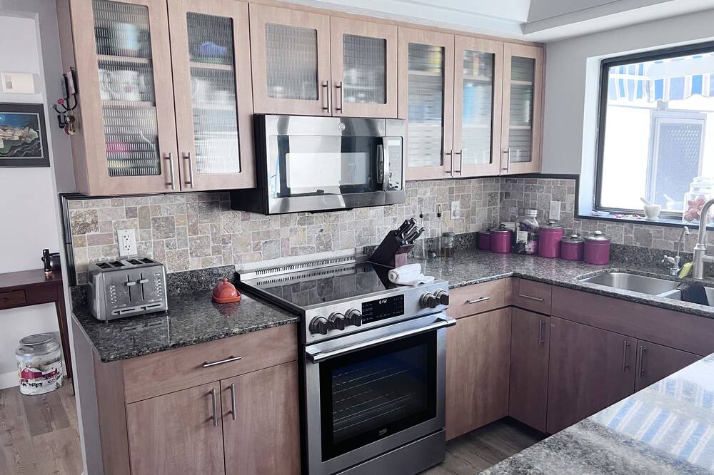 Photo of Kitchen in Glen Oaks