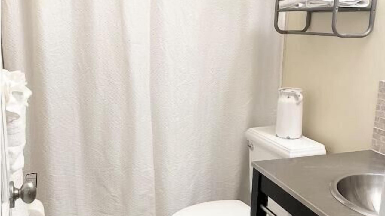 Photo of Bathroom in Survey Creek