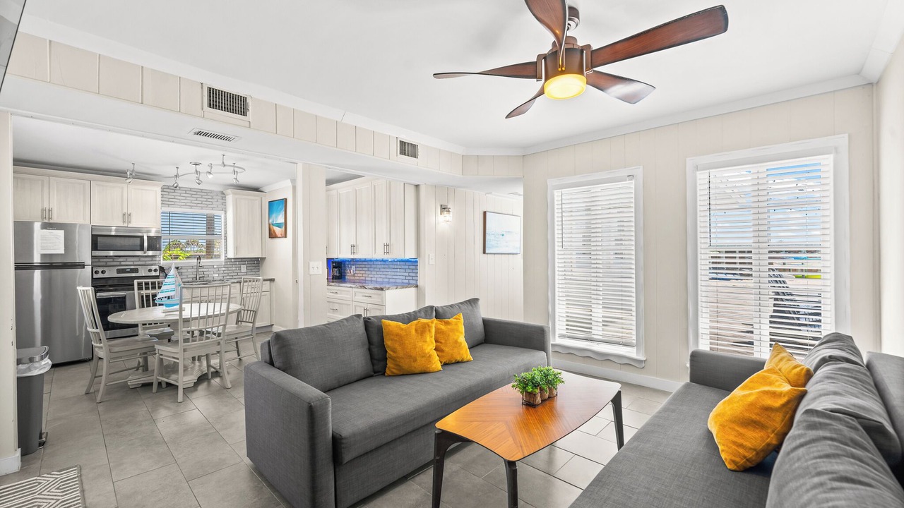 Photo of Livingroom in Orlando Beach