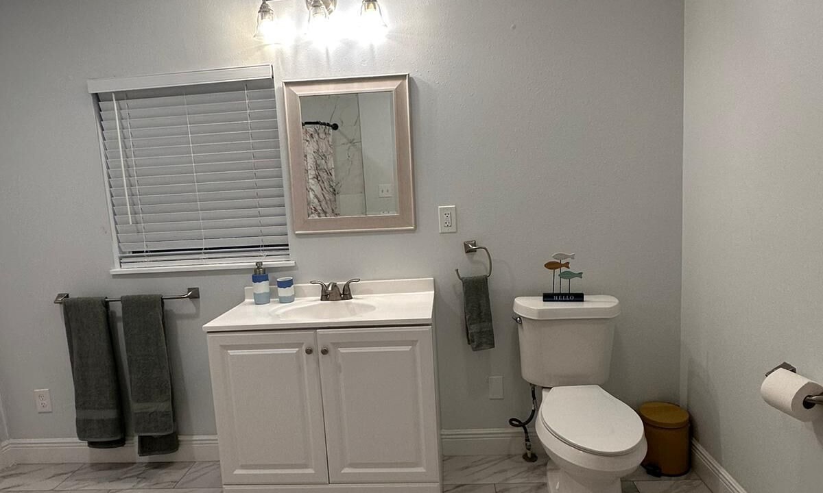 Photo of Bathroom in Port Tampa City