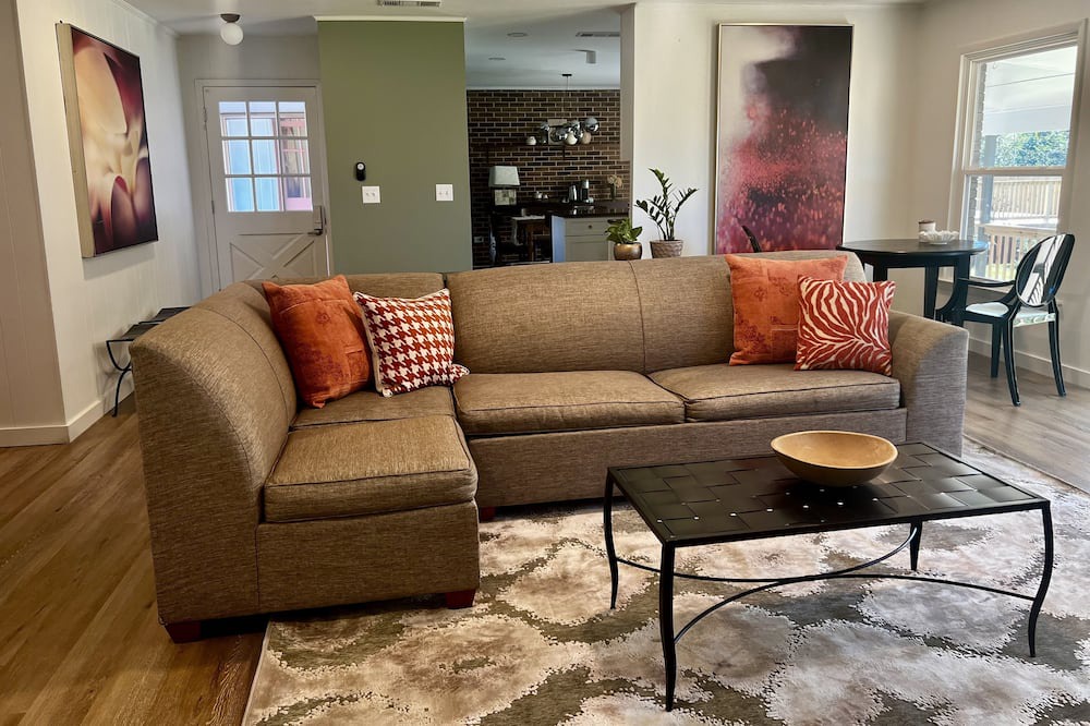 Photo of Livingroom in Perry