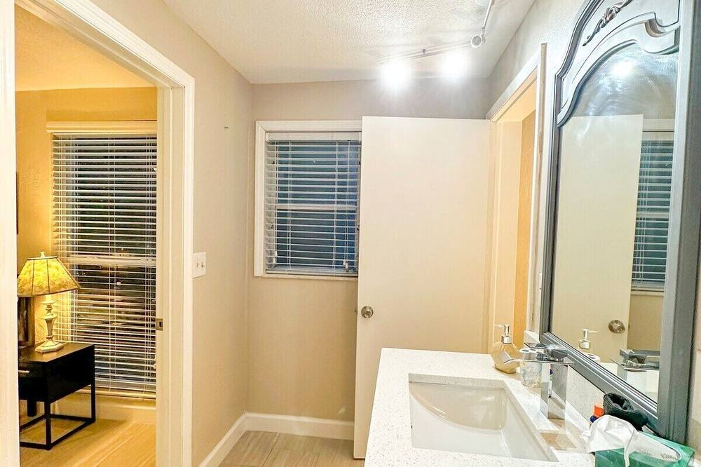 Photo of Bathroom in Harbor Bluffs