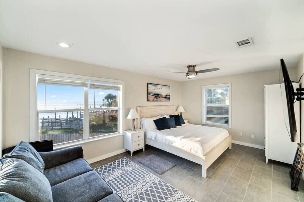 Photo of Bedroom in Orlando Beach