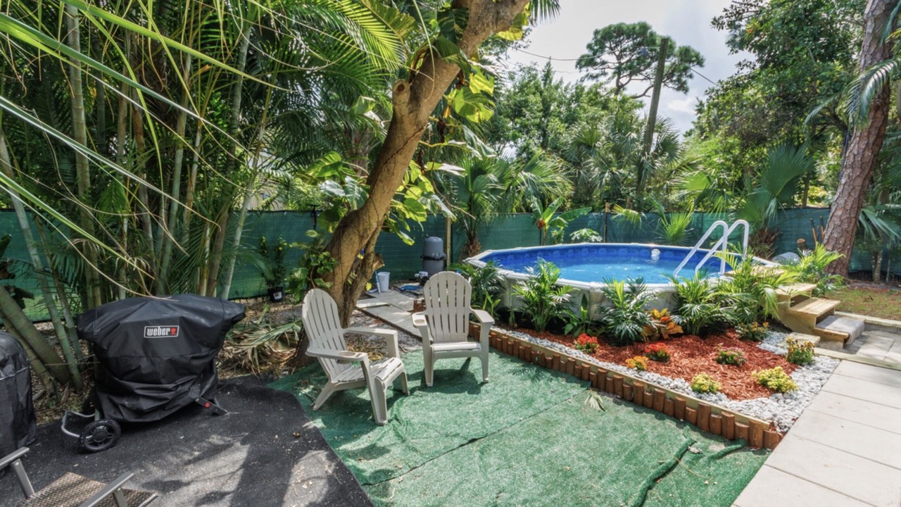 Photo of Outdoor in Pine Gardens North