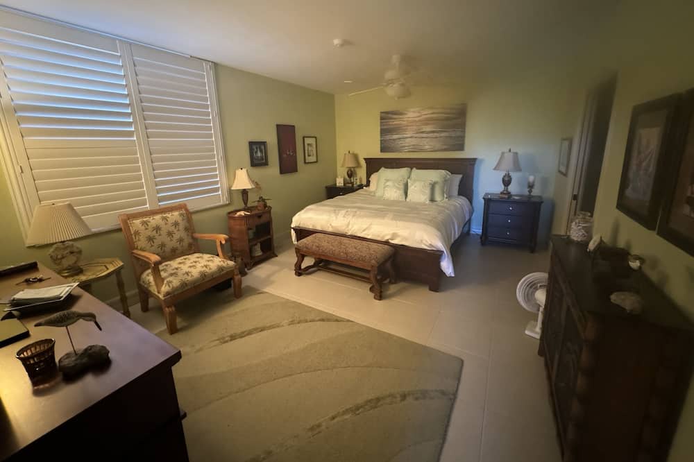 Photo of Bedroom in Longboat Key