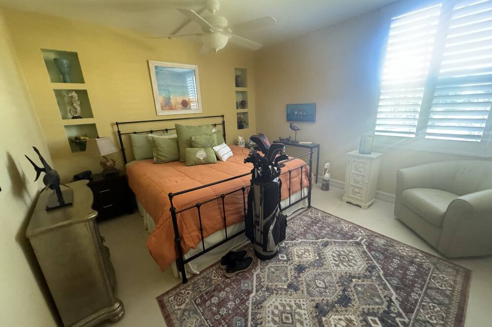 Photo of Bedroom in Longboat Key