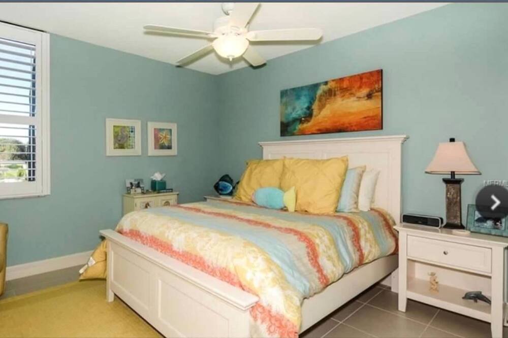 Photo of Bedroom in Longboat Key