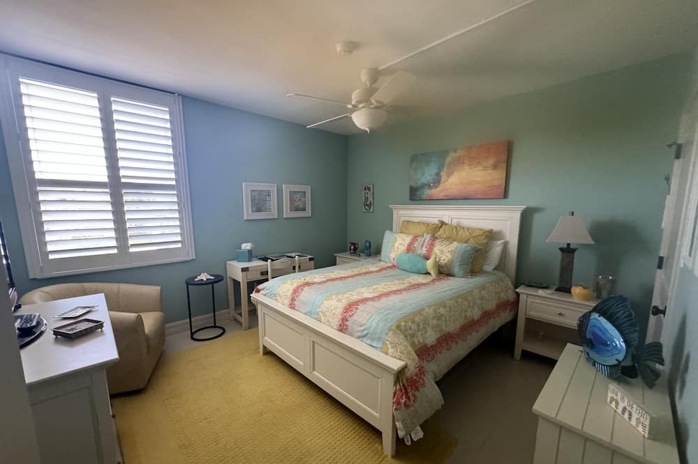 Photo of Bedroom in Longboat Key