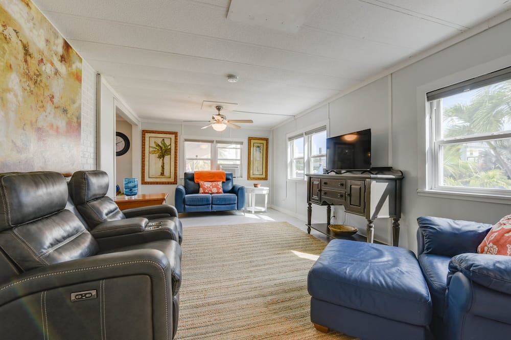 Photo of Livingroom in Big Coppitt Key