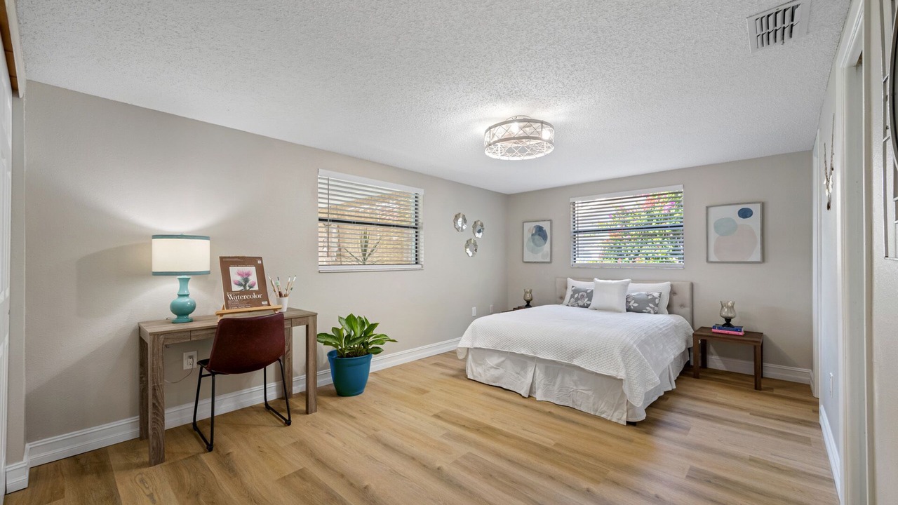 Photo of Bedroom in Old Grove